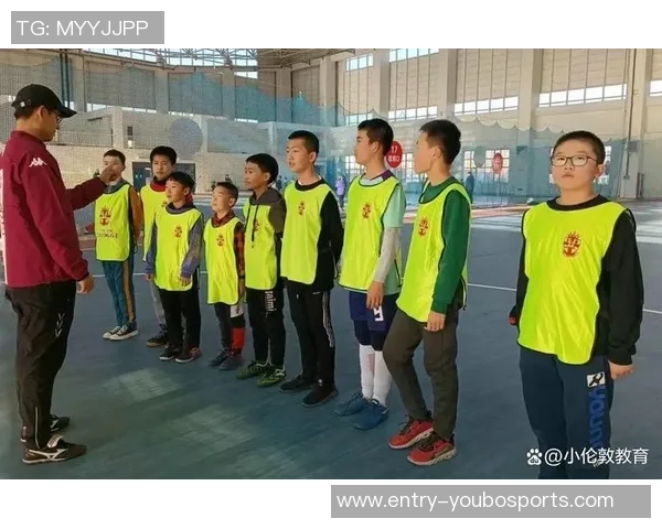 我们小区体能训练与足球活动的完美结合促进孩子们的健康成长与团队精神